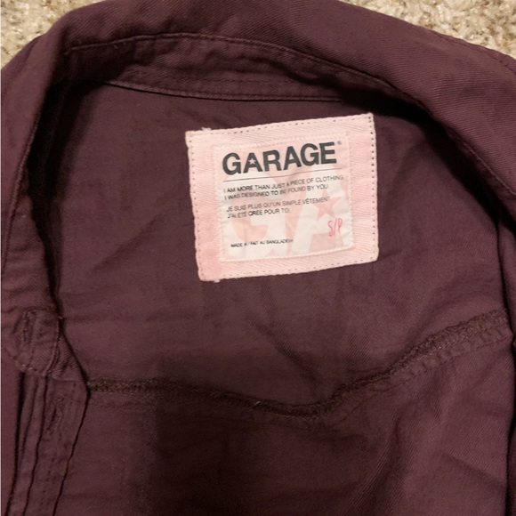 Garage women’s button down burgundy top - Picture 2 of 2